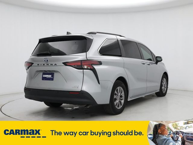 2021 Toyota Sienna XLE