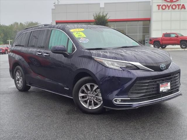 2021 Toyota Sienna XLE