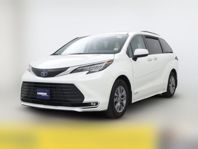 2021 Toyota Sienna XLE