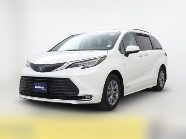 2021 Toyota Sienna XLE