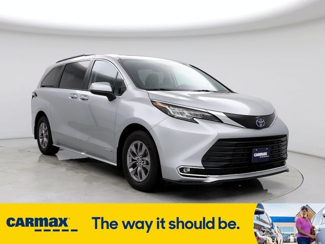 2021 Toyota Sienna XLE