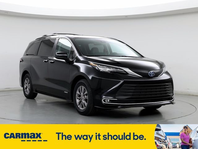 2021 Toyota Sienna XLE