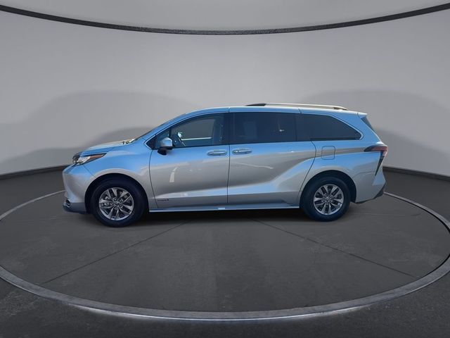 2021 Toyota Sienna XLE