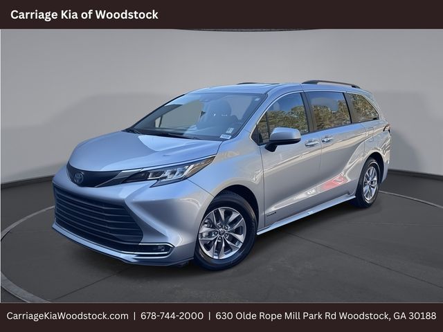 2021 Toyota Sienna XLE