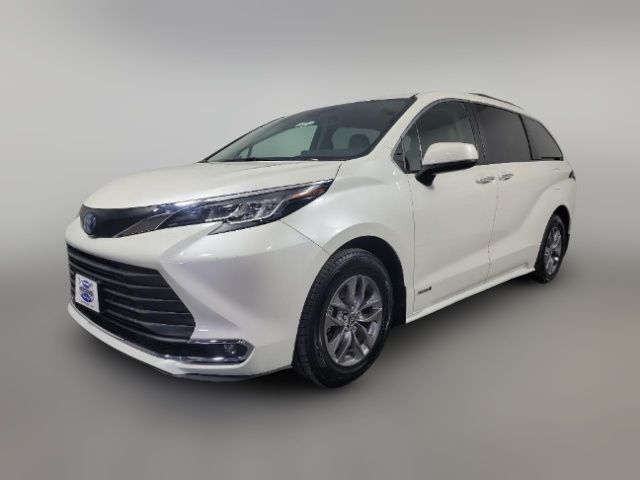 2021 Toyota Sienna XLE