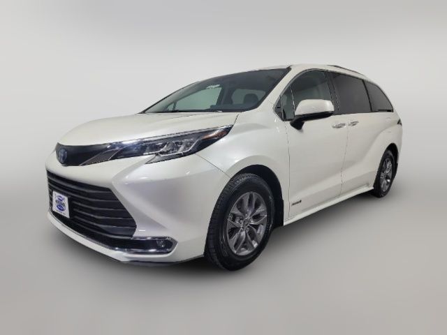 2021 Toyota Sienna XLE