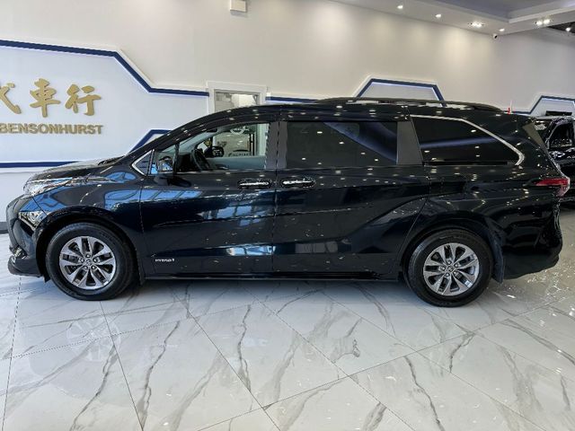 2021 Toyota Sienna XLE