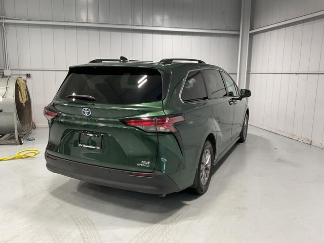 2021 Toyota Sienna XLE