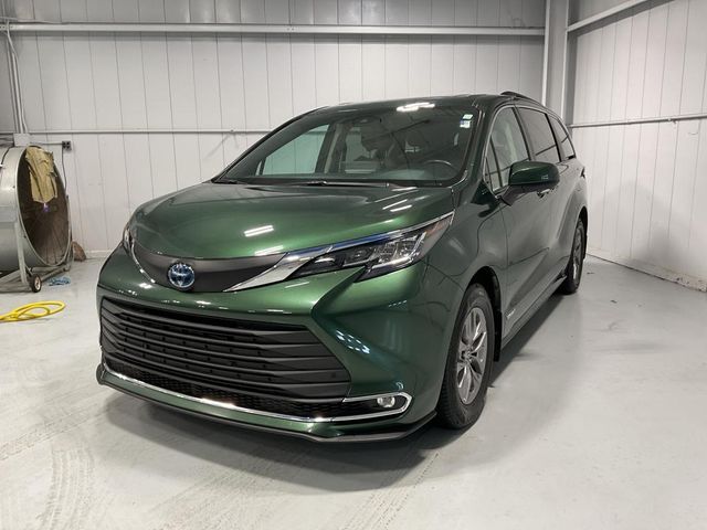 2021 Toyota Sienna XLE