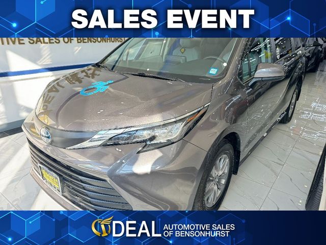 2021 Toyota Sienna XLE