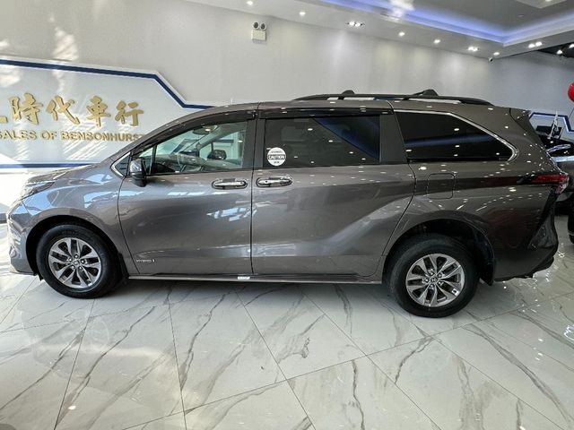 2021 Toyota Sienna XLE