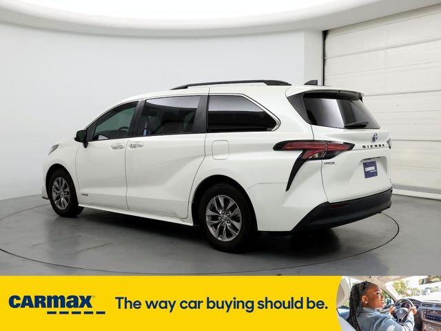 2021 Toyota Sienna XLE