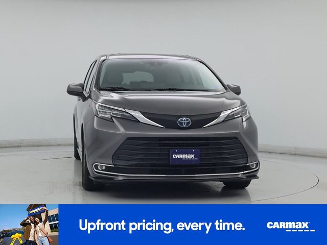 2021 Toyota Sienna XLE