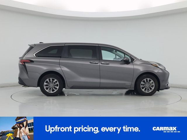 2021 Toyota Sienna XLE