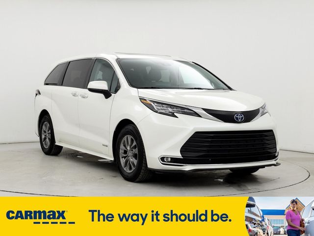 2021 Toyota Sienna XLE