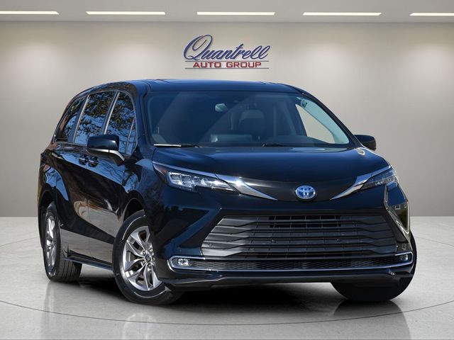 2021 Toyota Sienna XLE