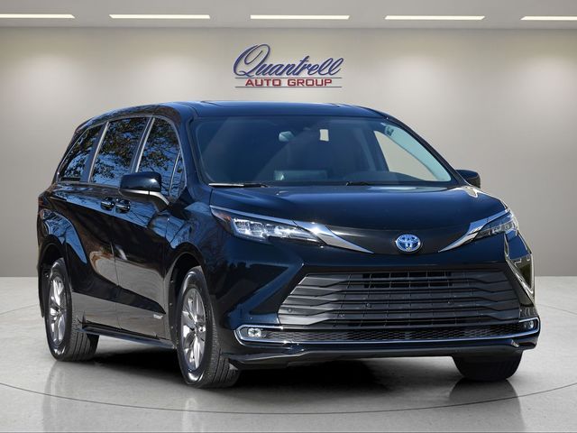 2021 Toyota Sienna XLE