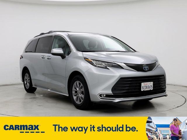 2021 Toyota Sienna XLE