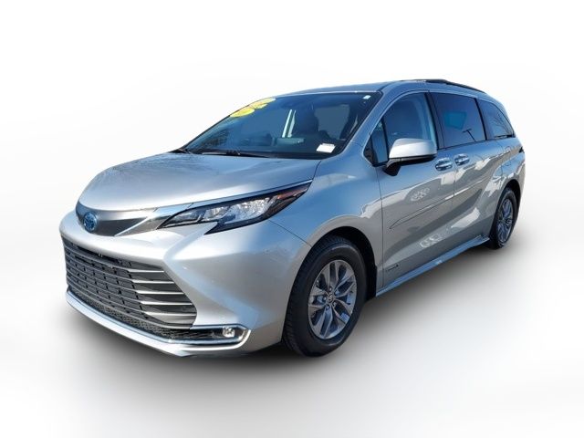 2021 Toyota Sienna XLE