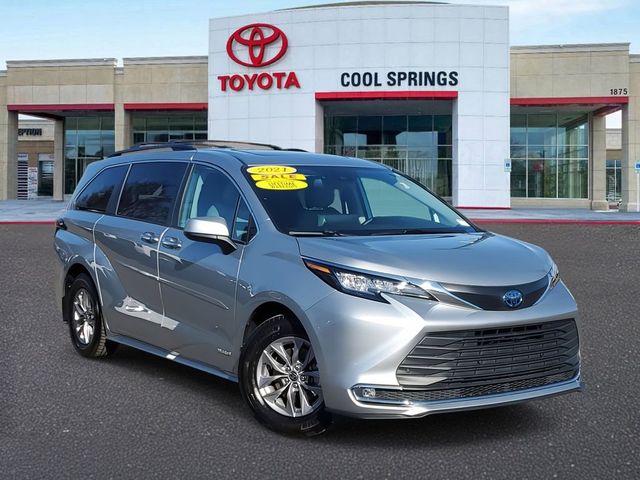 2021 Toyota Sienna XLE