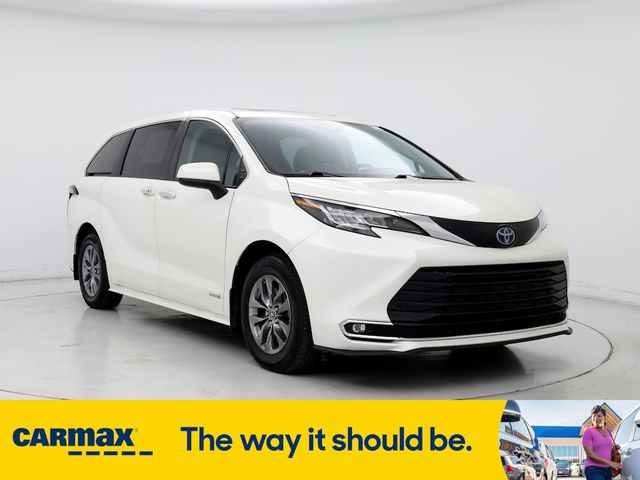 2021 Toyota Sienna XLE