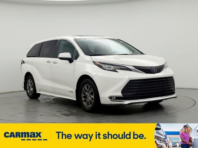 2021 Toyota Sienna XLE