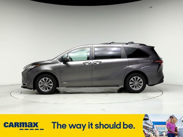 2021 Toyota Sienna XLE