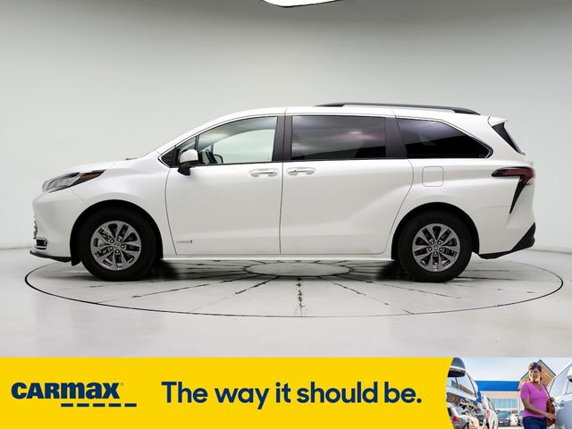 2021 Toyota Sienna XLE