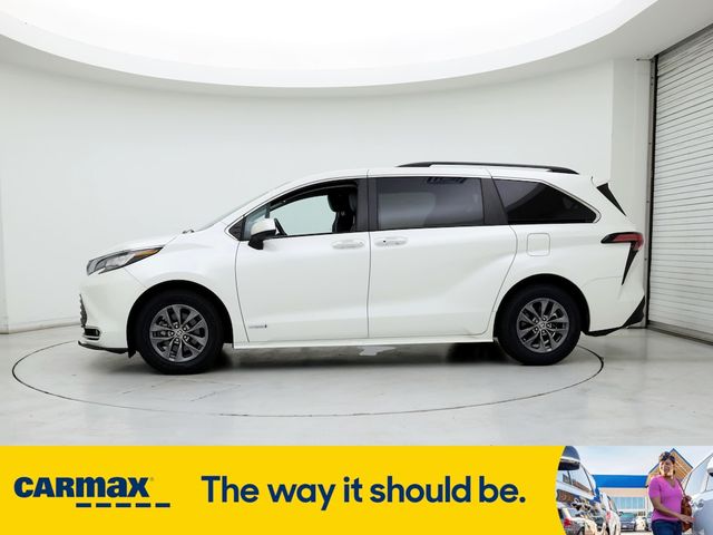 2021 Toyota Sienna XLE