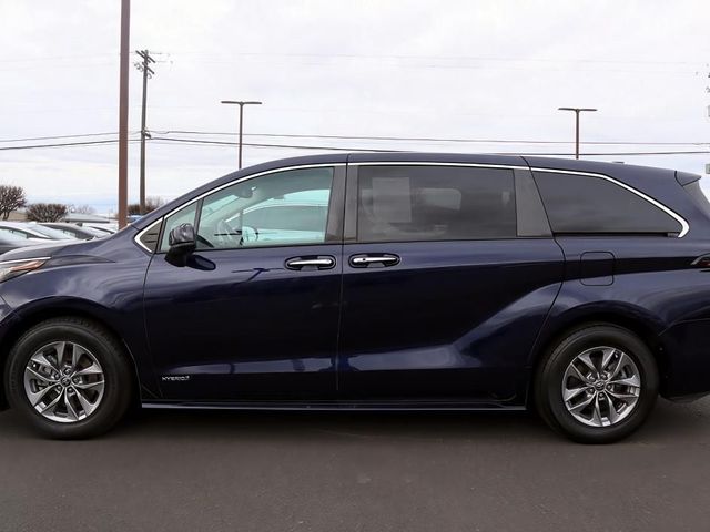 2021 Toyota Sienna XLE