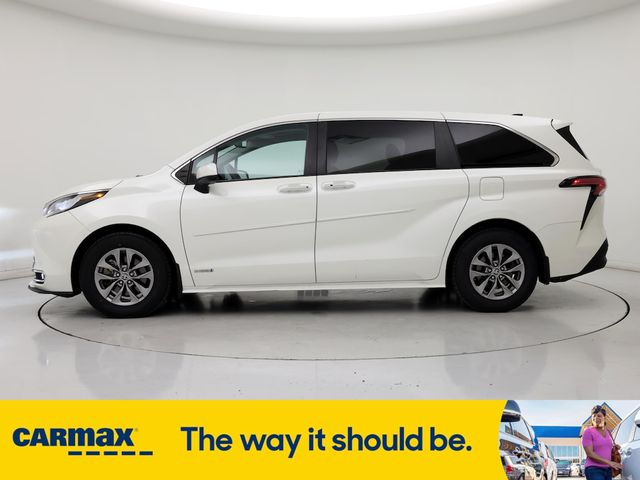 2021 Toyota Sienna XLE