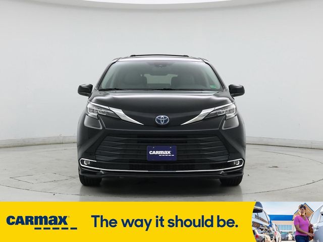 2021 Toyota Sienna XLE