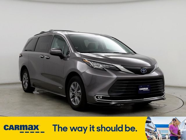 2021 Toyota Sienna XLE