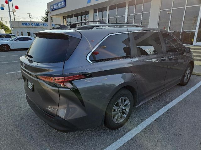 2021 Toyota Sienna XLE