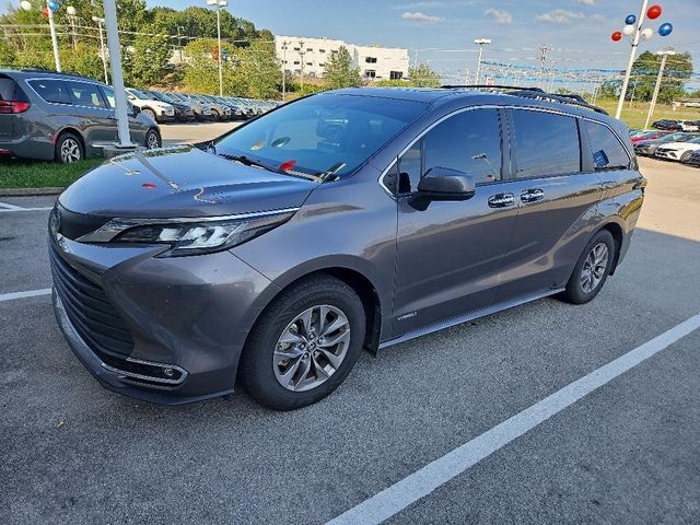 2021 Toyota Sienna XLE