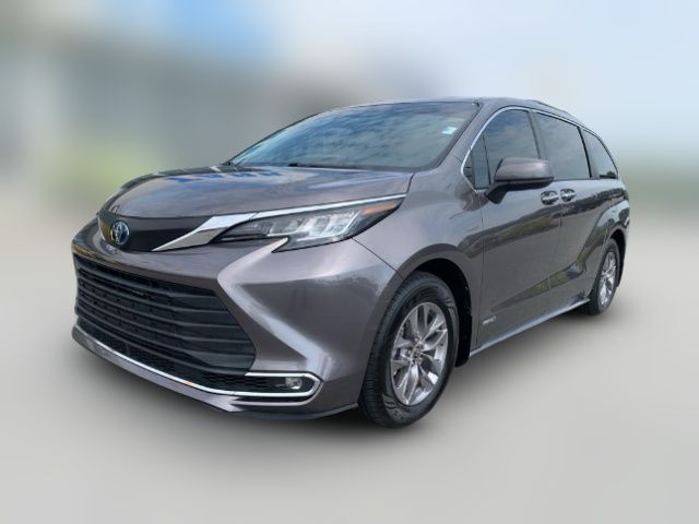 2021 Toyota Sienna XLE