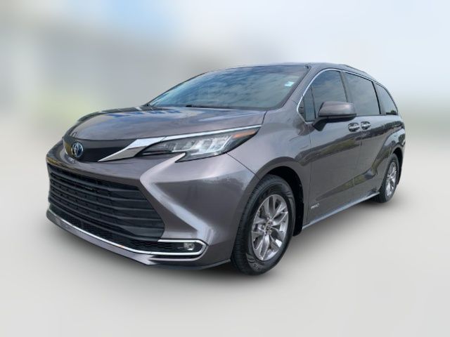 2021 Toyota Sienna XLE