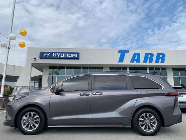 2021 Toyota Sienna XLE