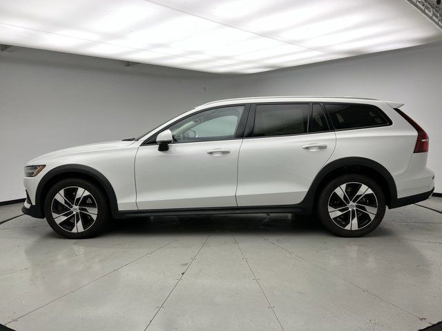 2021 Volvo V60 Cross Country Base