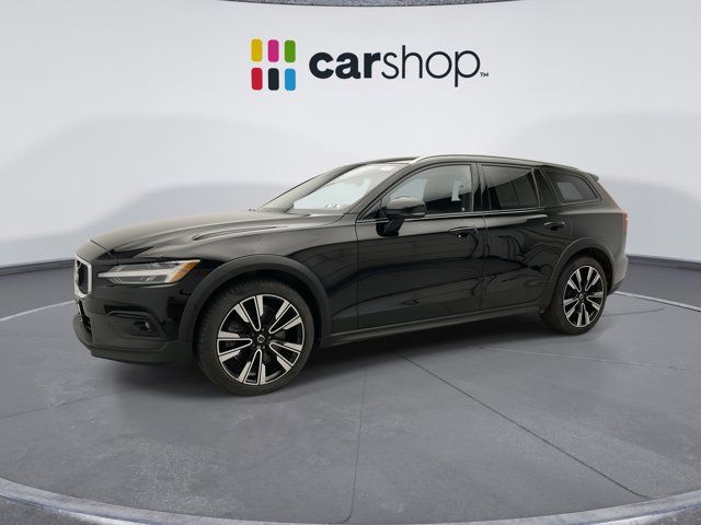 2021 Volvo V60 Cross Country Base