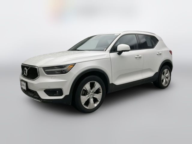 2021 Volvo XC40 Momentum