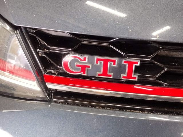 2021 Volkswagen Golf GTI SE