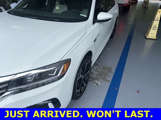 2021 Volkswagen Passat 2.0T R-Line