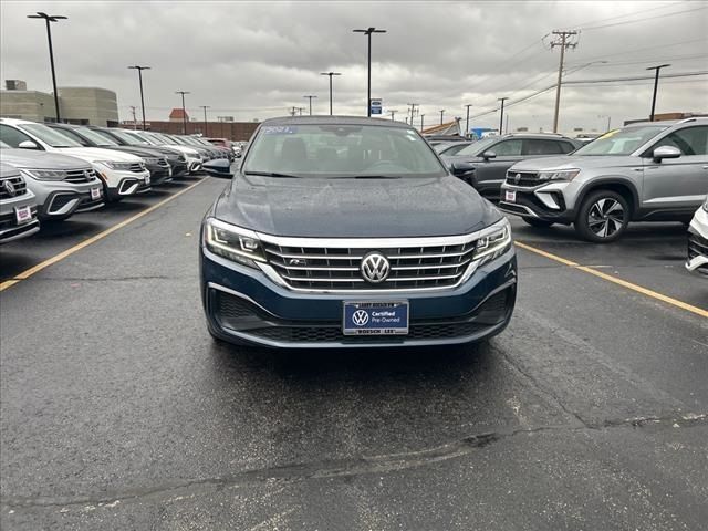 2021 Volkswagen Passat 2.0T R-Line