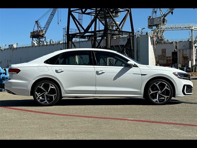 2021 Volkswagen Passat 2.0T R-Line