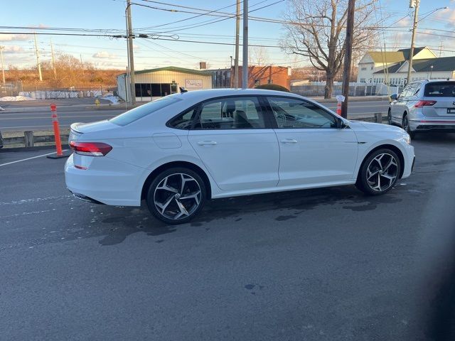 2021 Volkswagen Passat 2.0T R-Line