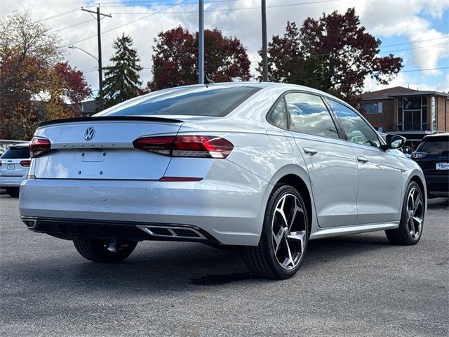 2021 Volkswagen Passat 2.0T R-Line