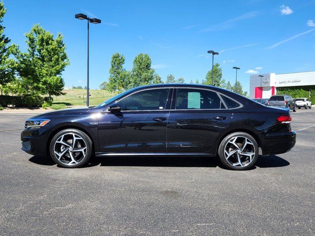 2021 Volkswagen Passat 2.0T R-Line