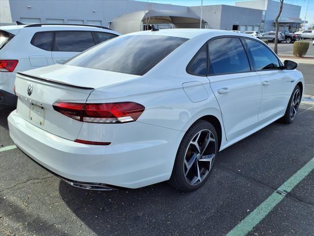 2021 Volkswagen Passat 2.0T R-Line