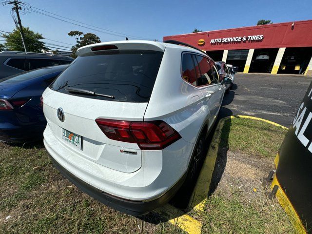 2021 Volkswagen Tiguan SE